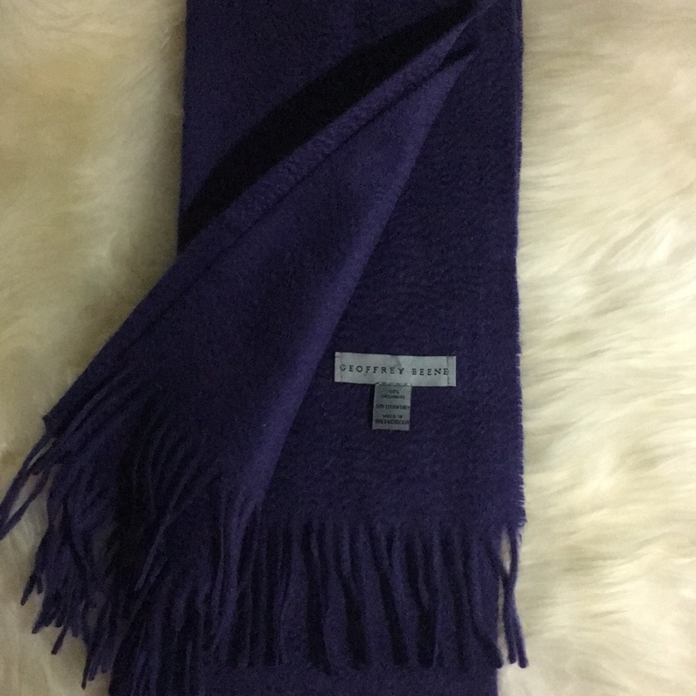 Geoffrey Beene cashmere scarf